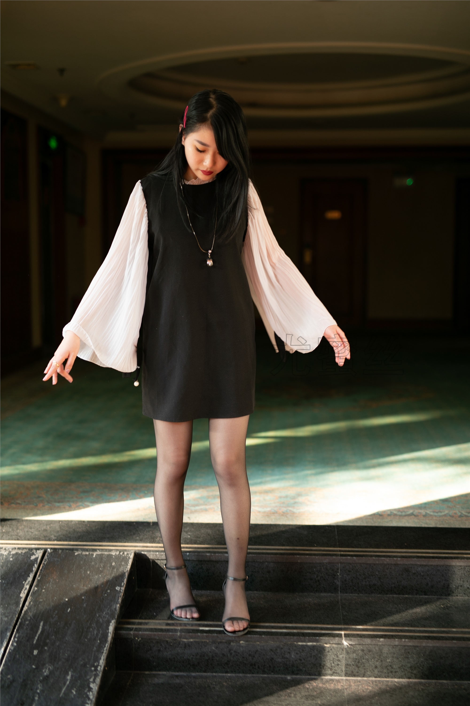 尤蜜丝 穿搭写真 NO.038